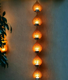 METSY Stylish Metal Cutting Edge Candle Light Holder Leaf in Rectangular Shape | Metal Art | Home Decor Items (Golden Triangular) (Golden Liner)