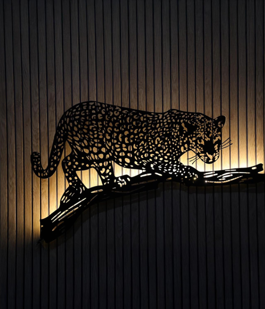 METSY Home Decor Wall Stickers Cheetah Leopard Metal Wall Art | Tiger Shaped Wall Decoration 3D Wall Sculpture for Bedroom black golden with LED (34 cm X 80 cm, Black, golden)