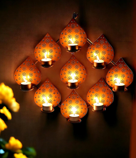 METSY Stylish Metal Cutting Edge Candle Light Holder Leaf in Rectangular Shape | Metal Art | Home Decor Items (Golden Square)